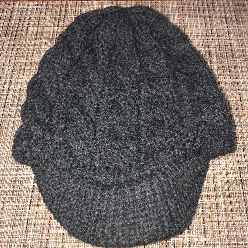 Dark gray beanie with a bill